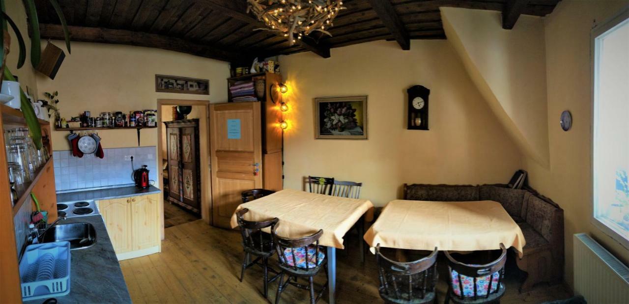 Lazy River Hostel Loket Ngoại thất bức ảnh